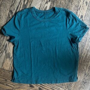 Lululemon cropped tee classic fit cotton blend